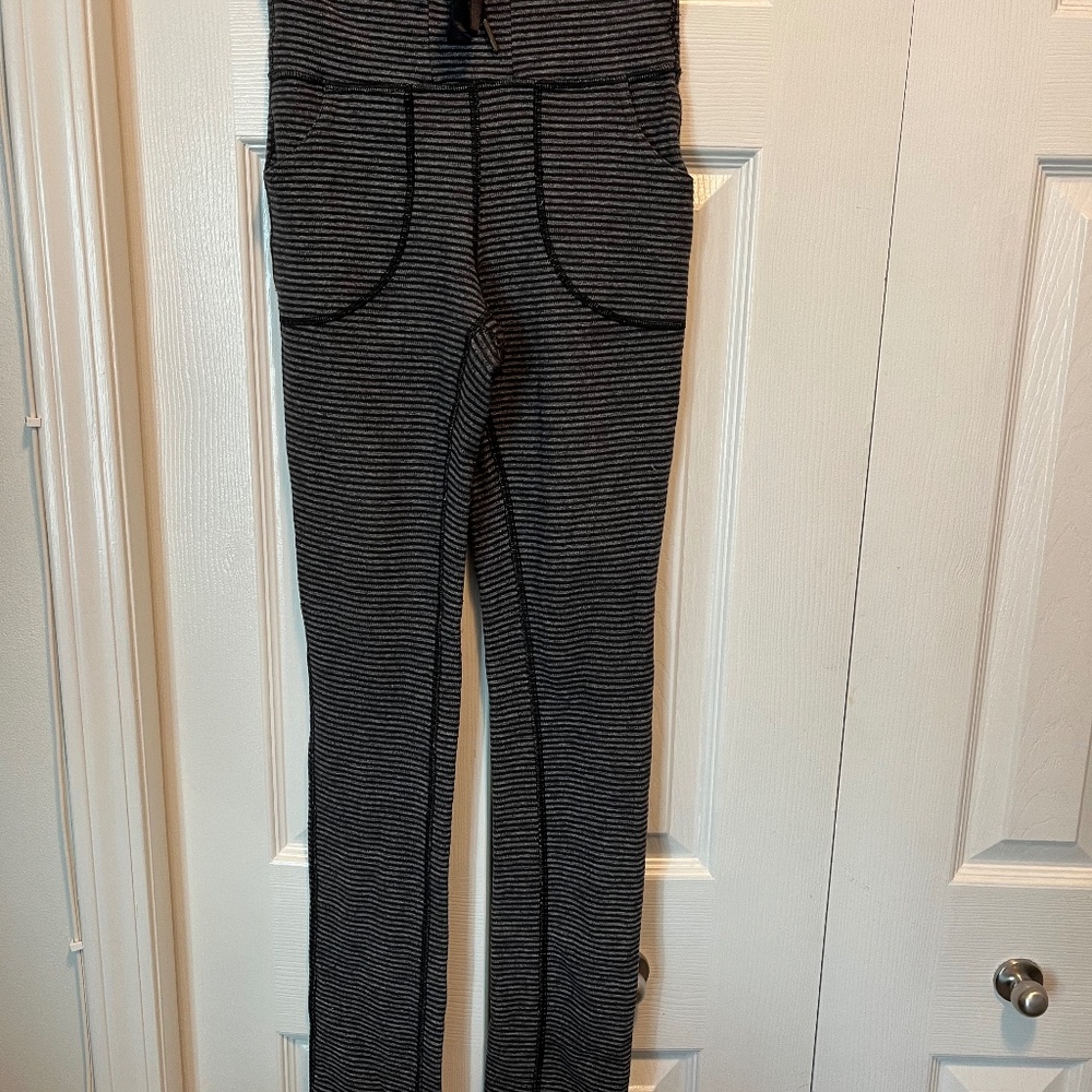 Lululemon size 4 leggings